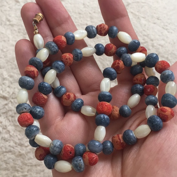 Navajo blue coral, red sponge & MOP necklace - Picture 4 of 8